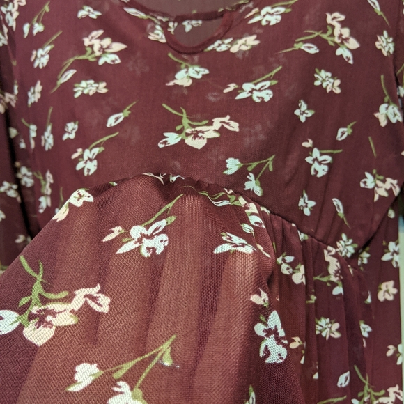 Mesh floral 70s style bell sleeve top - Picture 3 of 5